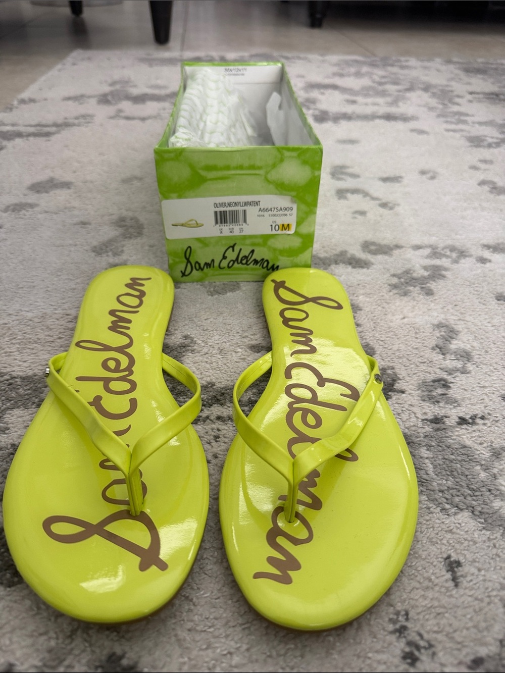 Sam Edelman Neon Yellow Oliver Patent Thong Sandals - Picture 2 of 3